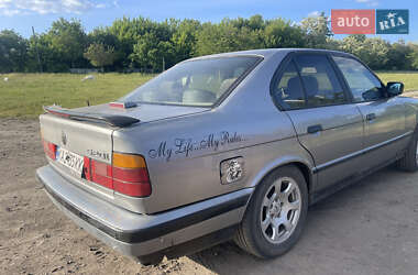Седан BMW 5 Series 1988 в Монастирищеві