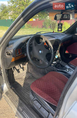 Седан BMW 5 Series 1988 в Монастирищеві