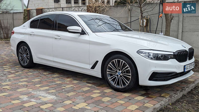 Седан BMW 5 Series 2019 в Киеве
