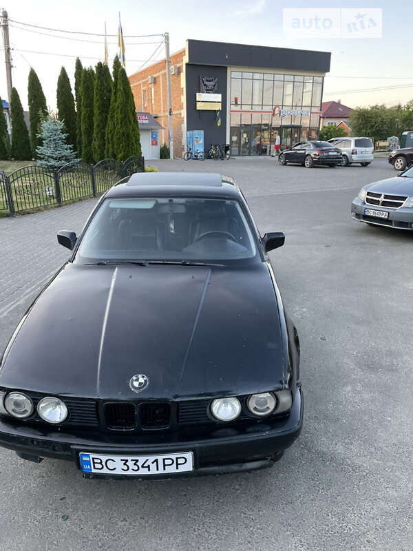 Седан BMW 5 Series 1992 в Львові