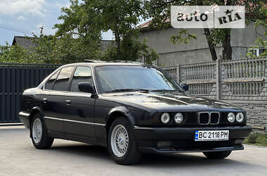 Седан BMW 5 Series 1991 в Жовкві