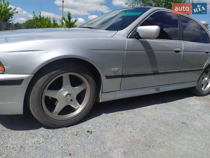 Седан BMW 5 Series 1997 в Звягелі