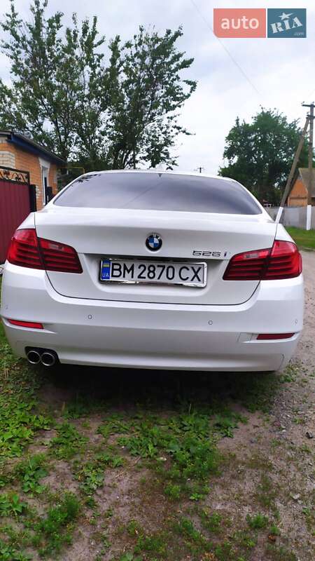 Седан BMW 5 Series 2015 в Ромнах