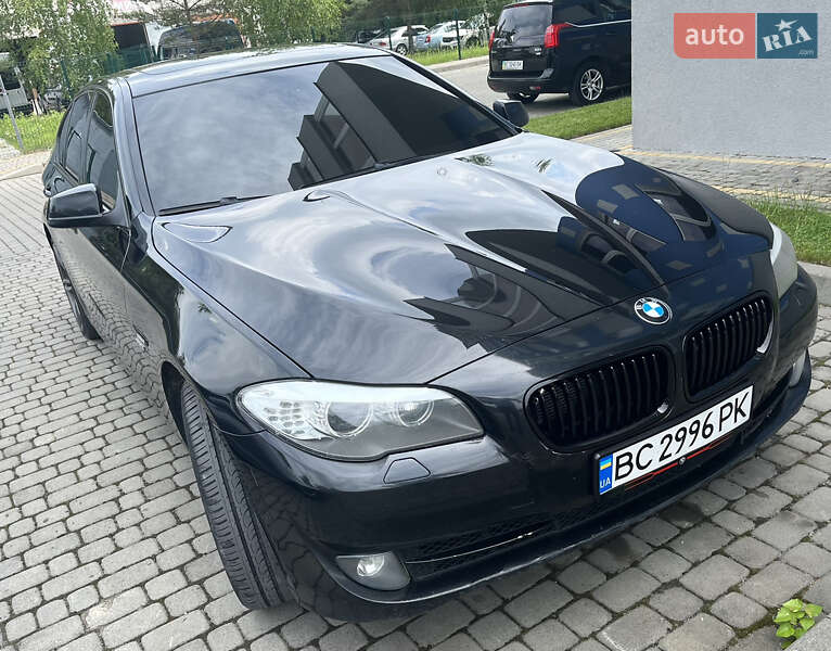 Седан BMW 5 Series 2011 в Львові
