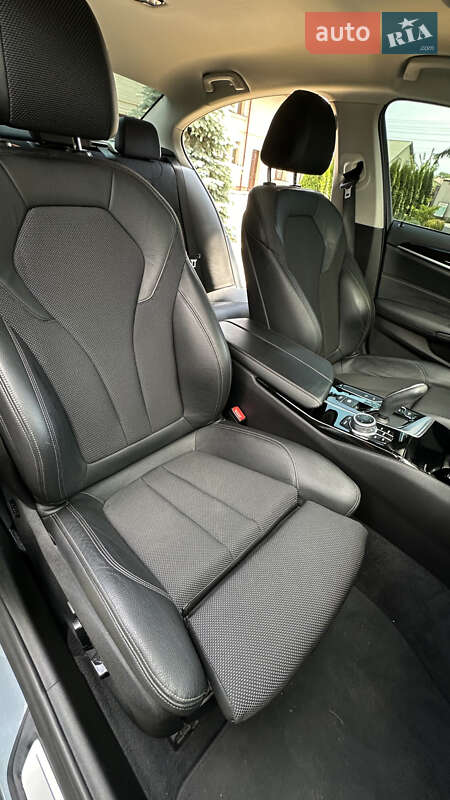 Седан BMW 5 Series 2018 в Львові фото 34 Седан BMW 5 Series 2018 в Львові