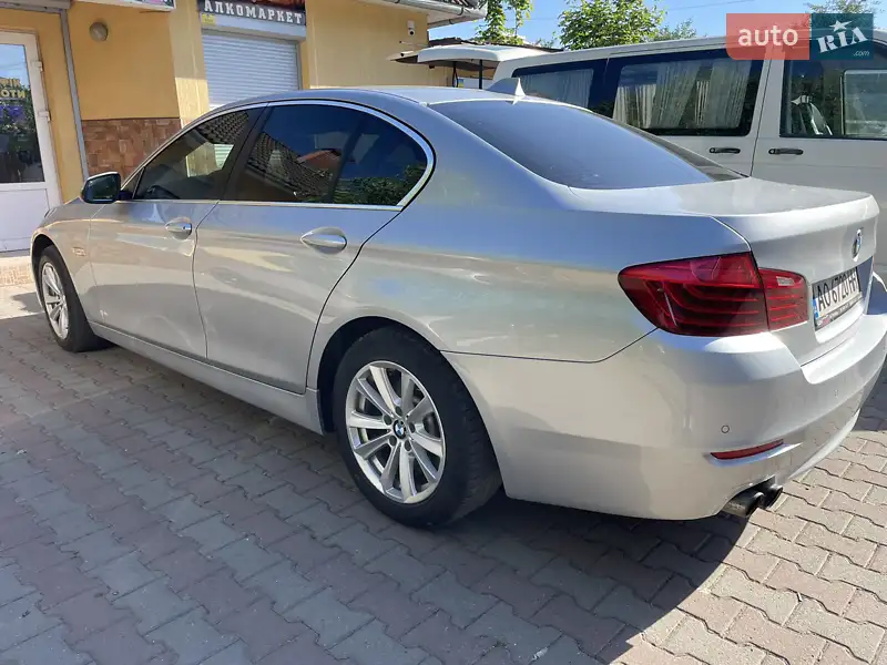 Седан BMW 5 Series 2013 в 