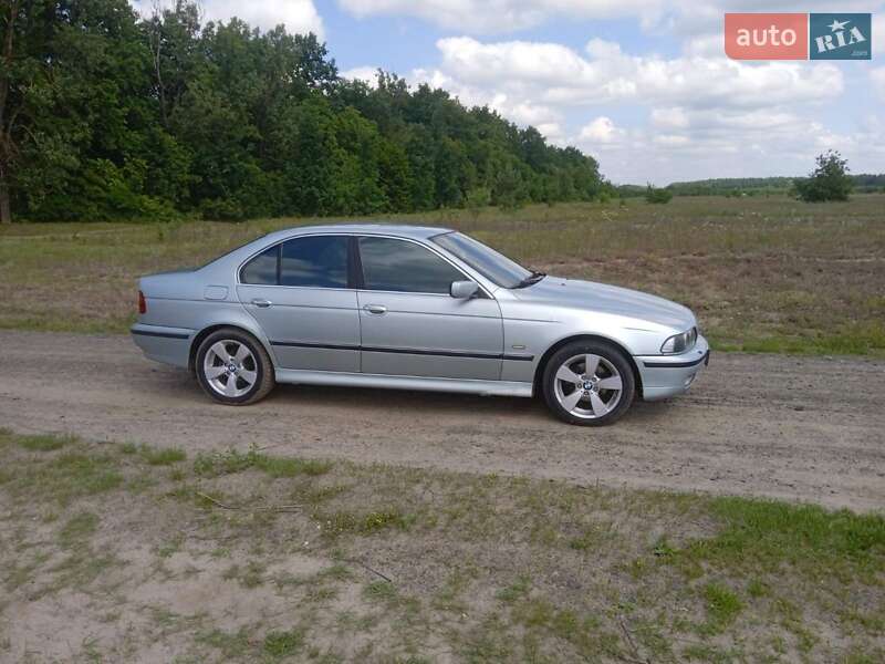 Седан BMW 5 Series 2000 в Костополе