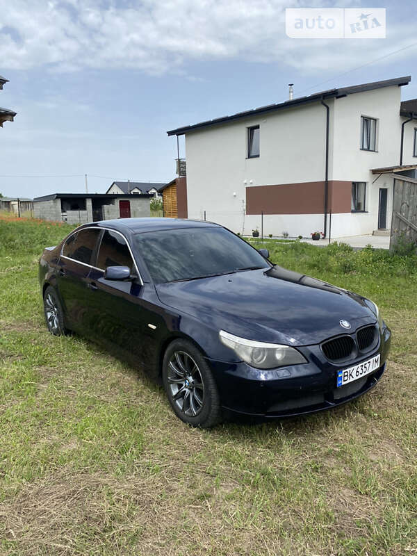 Седан BMW 5 Series 2003 в Ровно