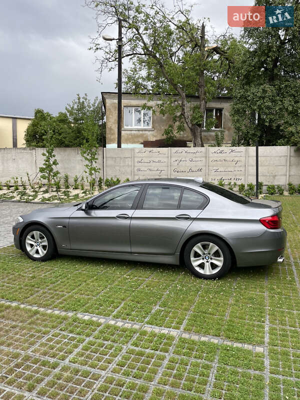 Седан BMW 5 Series 2012 в Львові