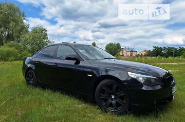 Седан BMW 5 Series 2005 в Вараші