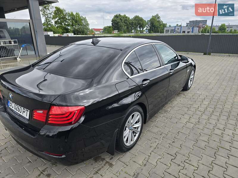 Седан BMW 5 Series 2016 в Львове