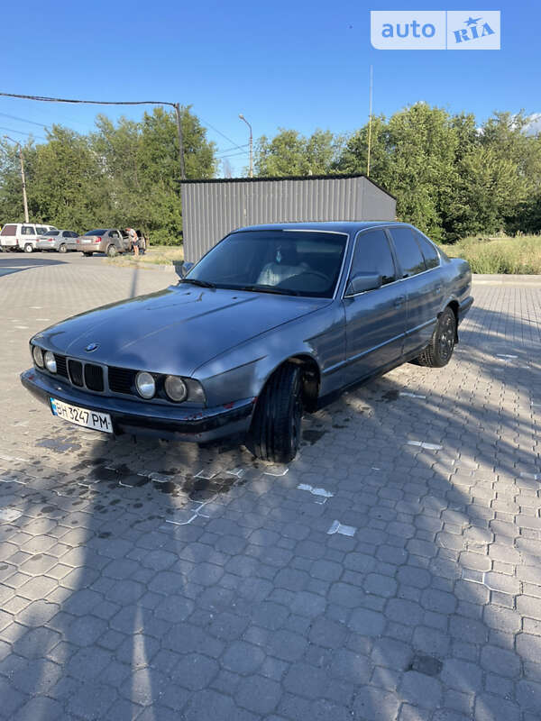 Седан BMW 5 Series 1989 в Запоріжжі