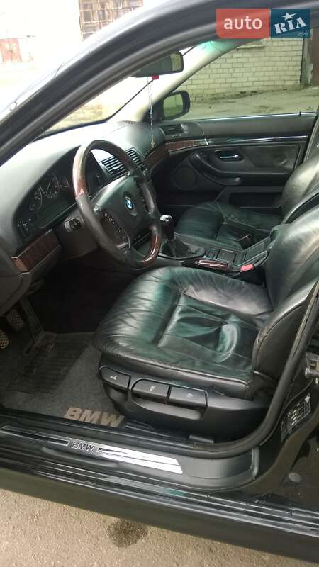 Седан BMW 5 Series 2002 в Херсоне