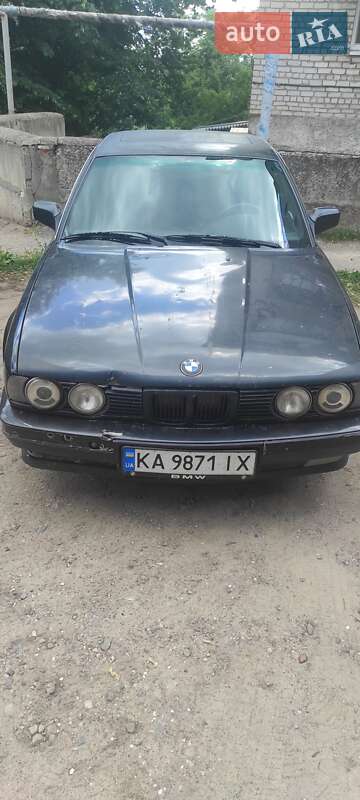 Седан BMW 5 Series 1990 в Изюме