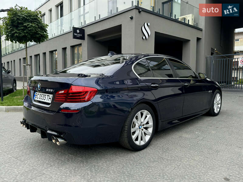 Седан BMW 5 Series 2015 в Львові
