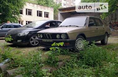 Седан BMW 5 Series 1983 в Киеве