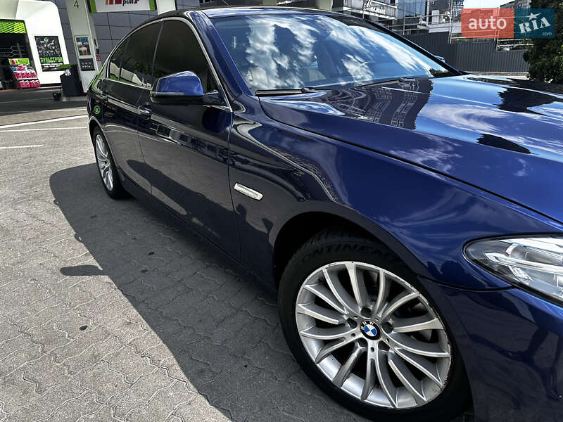 Седан BMW 5 Series 2015 в Львові