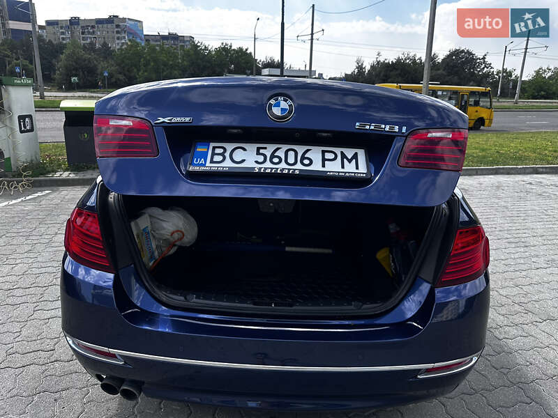 Седан BMW 5 Series 2015 в Львові