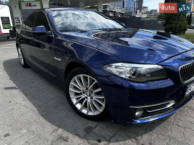 Седан BMW 5 Series 2015 в Львові
