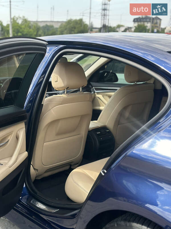 Седан BMW 5 Series 2015 в Львові