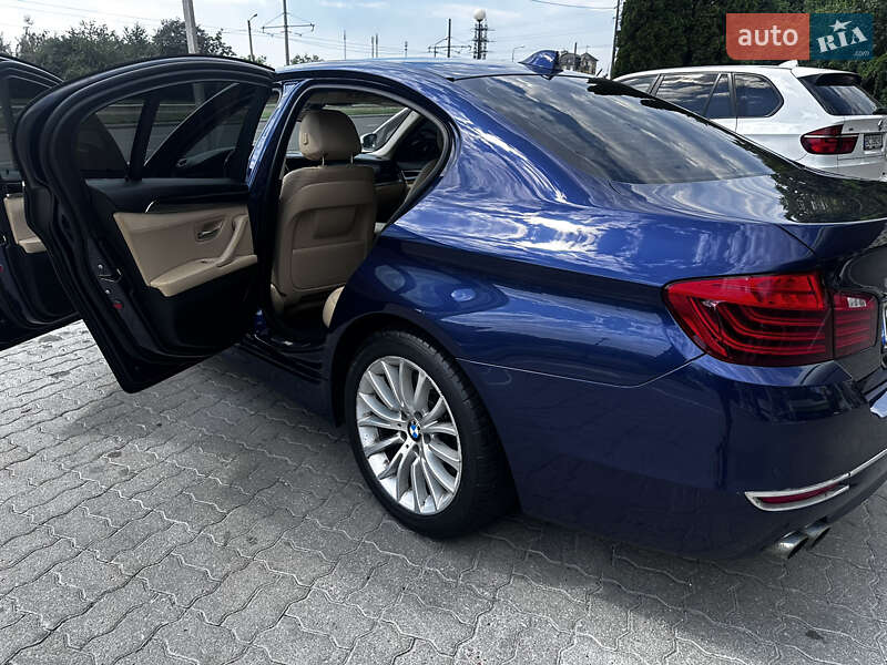Седан BMW 5 Series 2015 в Львові