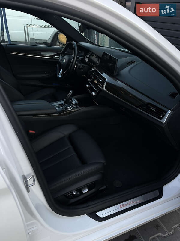Седан BMW 5 Series 2017 в Киеве
