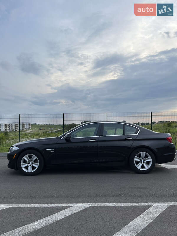Седан BMW 5 Series 2012 в Ровно