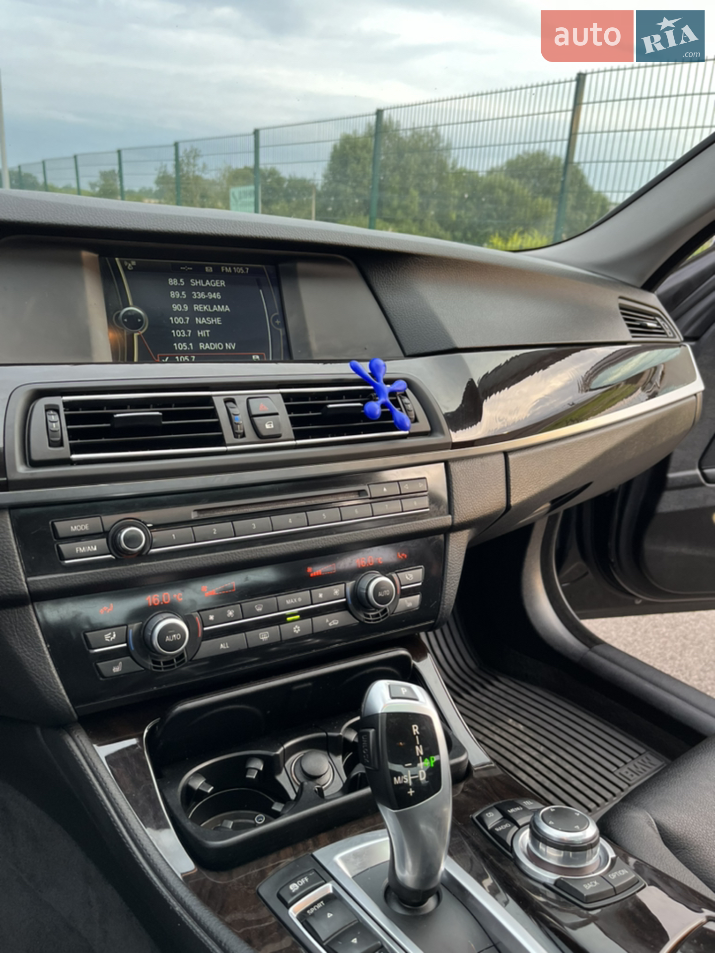 2012 BMW 5er - мініатюра 11