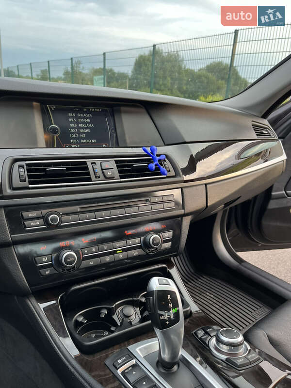 Седан BMW 5 Series 2012 в Ровно