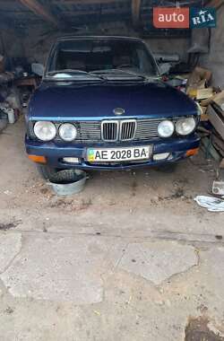 Седан BMW 5 Series 1987 в Ружине