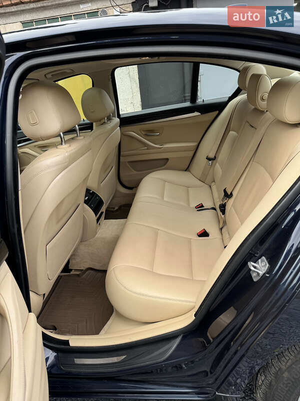 Седан BMW 5 Series 2015 в Рівному