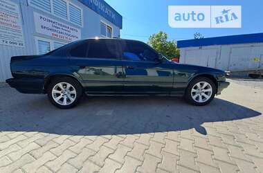 Седан BMW 5 Series 1989 в Чернівцях