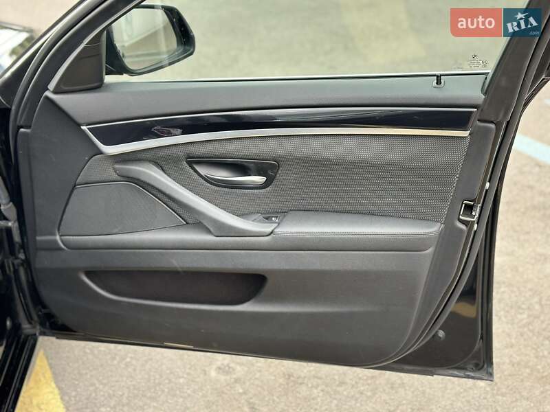 Седан BMW 5 Series 2016 в Полтаві