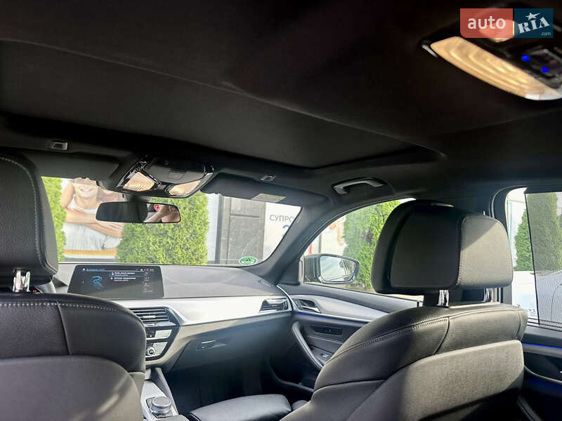 Седан BMW 5 Series 2019 в Ужгороде