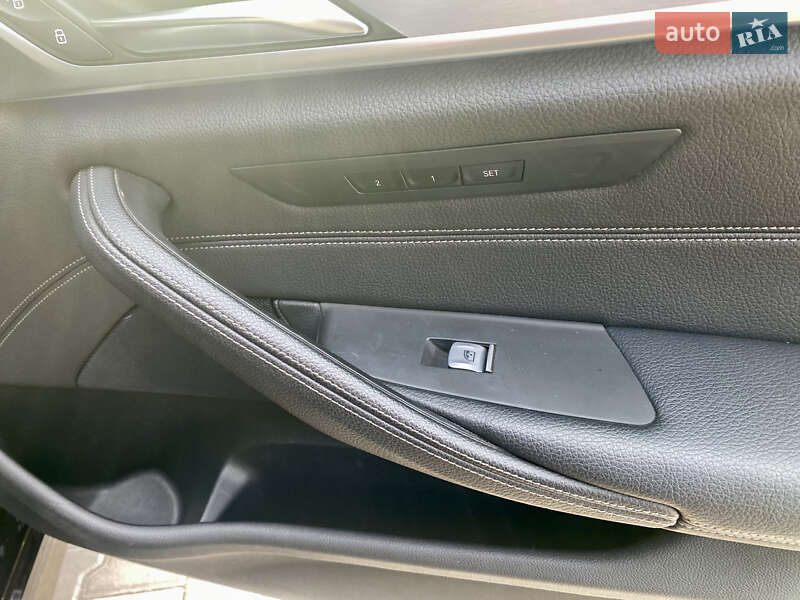 Седан BMW 5 Series 2019 в Ужгороде