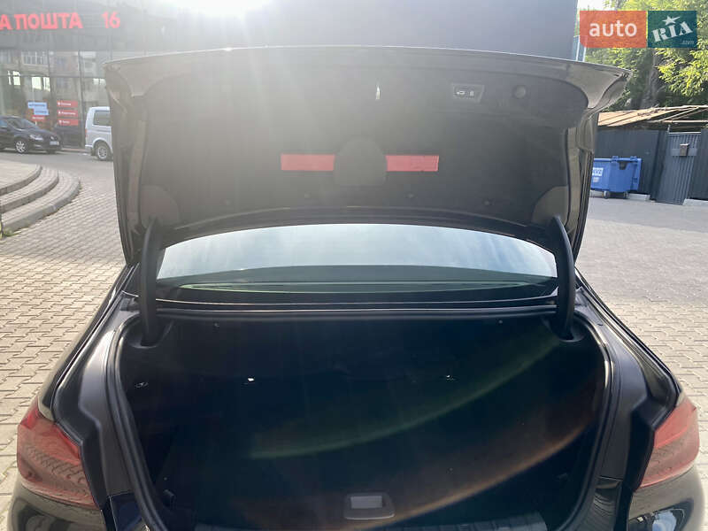 Седан BMW 5 Series 2019 в Ужгороде