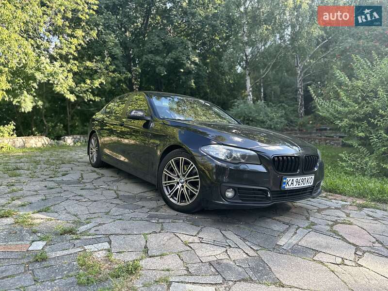 Седан BMW 5 Series 2015 в Киеве