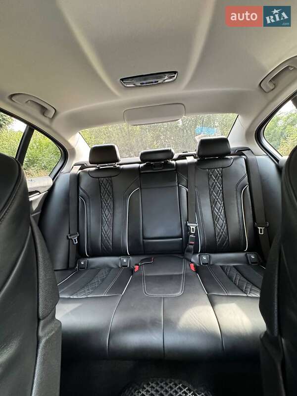 Седан BMW 5 Series 2017 в Кременчуге