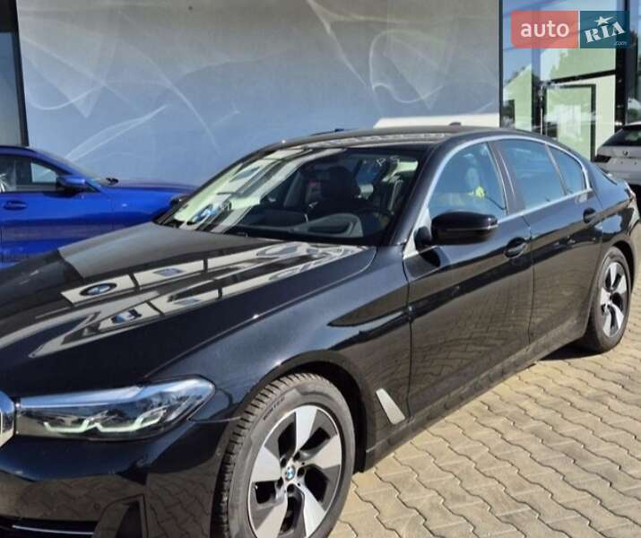 Седан BMW 5 Series 2021 в Львове