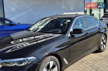 Седан BMW 5 Series 2021 в Львове