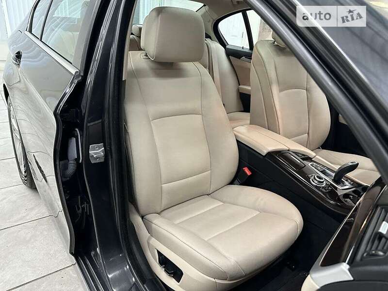 Седан BMW 5 Series 2013 в Львове
