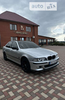 Седан BMW 5 Series 2000 в Татарбунарах