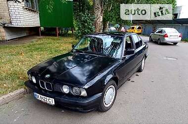 Седан BMW 5 Series 1990 в Киеве