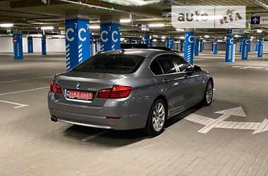 Седан BMW 5 Series 2012 в 