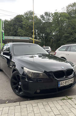 Седан BMW 5 Series 2004 в Ужгороді