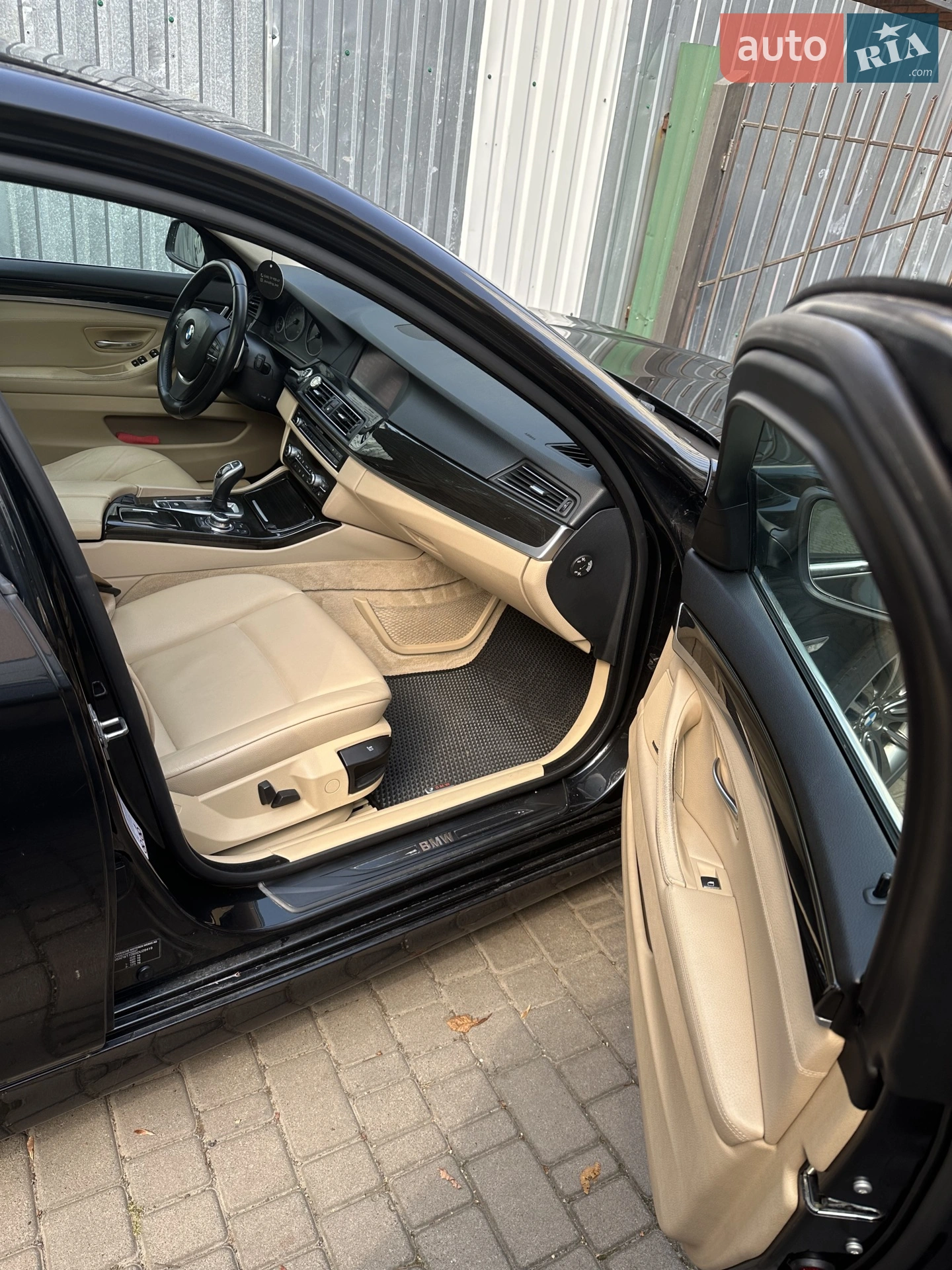 2011 BMW 5er - мініатюра 11