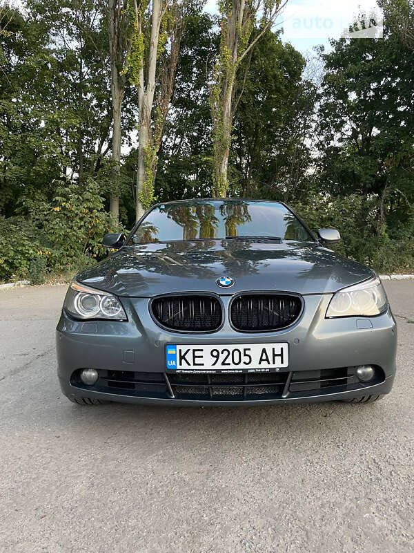 Седан BMW 5 Series 2006 в Марганці