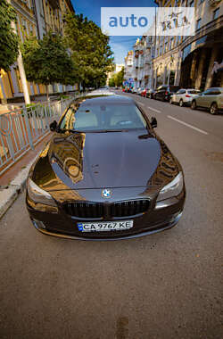 Седан BMW 5 Series 2011 в Вишневому