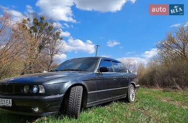 Седан BMW 5 Series 1993 в Сумах