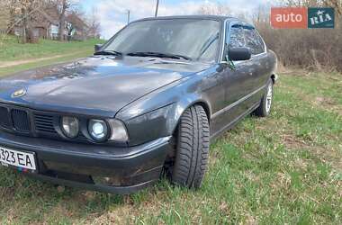 Седан BMW 5 Series 1993 в Сумах